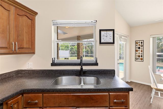 4 BEACHSIDE DR, Palm Coast, FL 32137