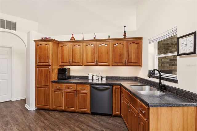 4 BEACHSIDE DR, Palm Coast, FL 32137