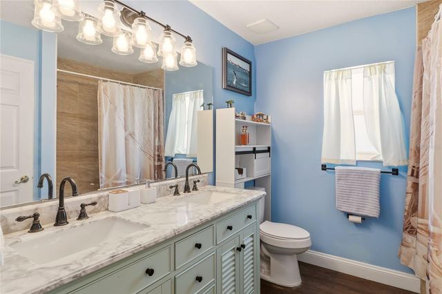 4 BEACHSIDE DR, Palm Coast, FL 32137