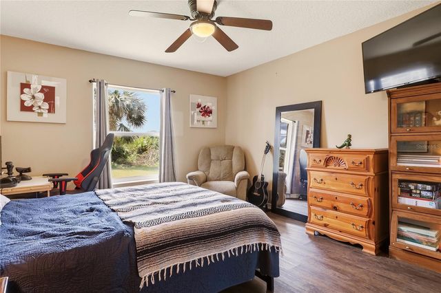 4 BEACHSIDE DR, Palm Coast, FL 32137