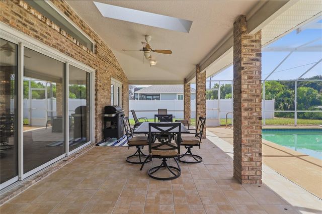 4 BEACHSIDE DR, Palm Coast, FL 32137