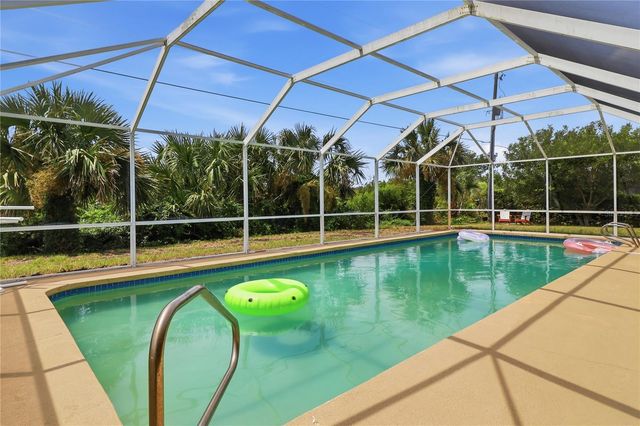 4 BEACHSIDE DR, Palm Coast, FL 32137