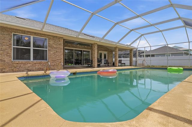 4 BEACHSIDE DR, Palm Coast, FL 32137