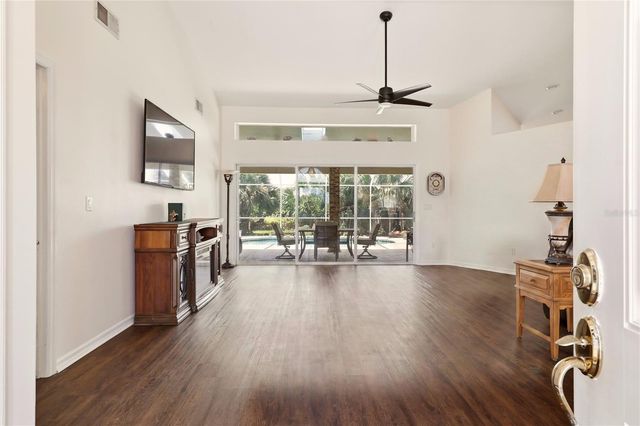 4 BEACHSIDE DR, Palm Coast, FL 32137