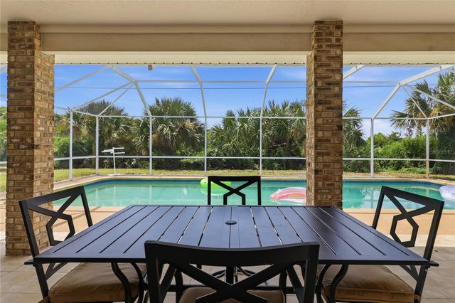 4 BEACHSIDE DR, Palm Coast, FL 32137