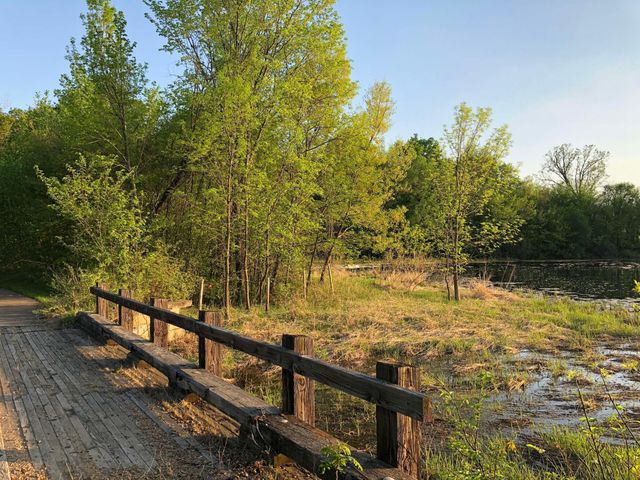 981 Peninsula Point Road, Shakopee, MN 55379