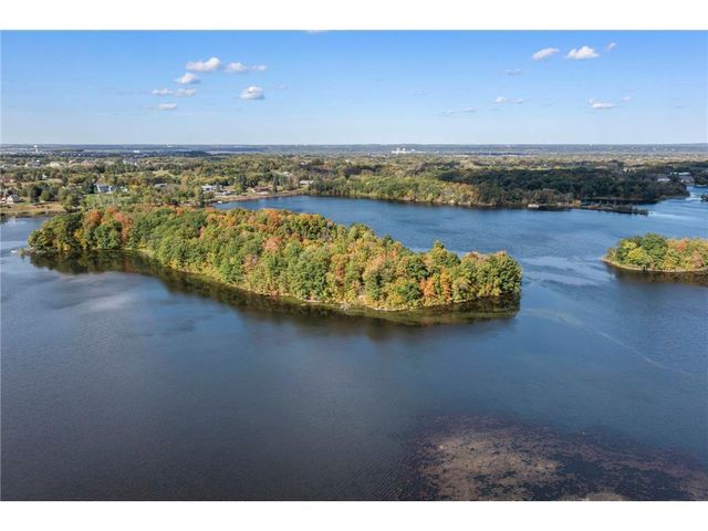 981 Peninsula Point Road, Shakopee, MN 55379