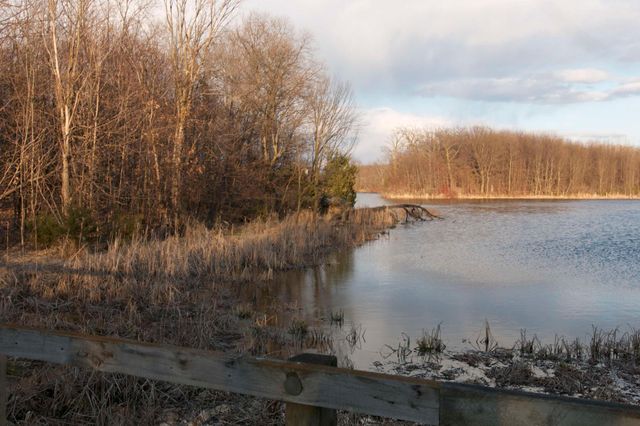 981 Peninsula Point Road, Shakopee, MN 55379