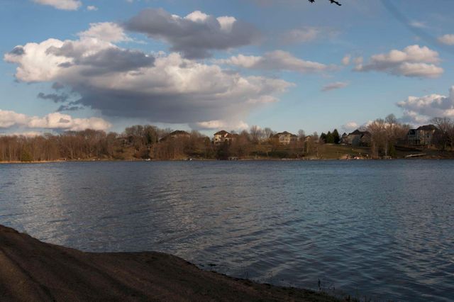 981 Peninsula Point Road, Shakopee, MN 55379