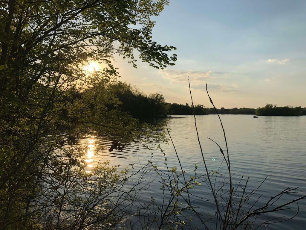 981 Peninsula Point Road, Shakopee, MN 55379