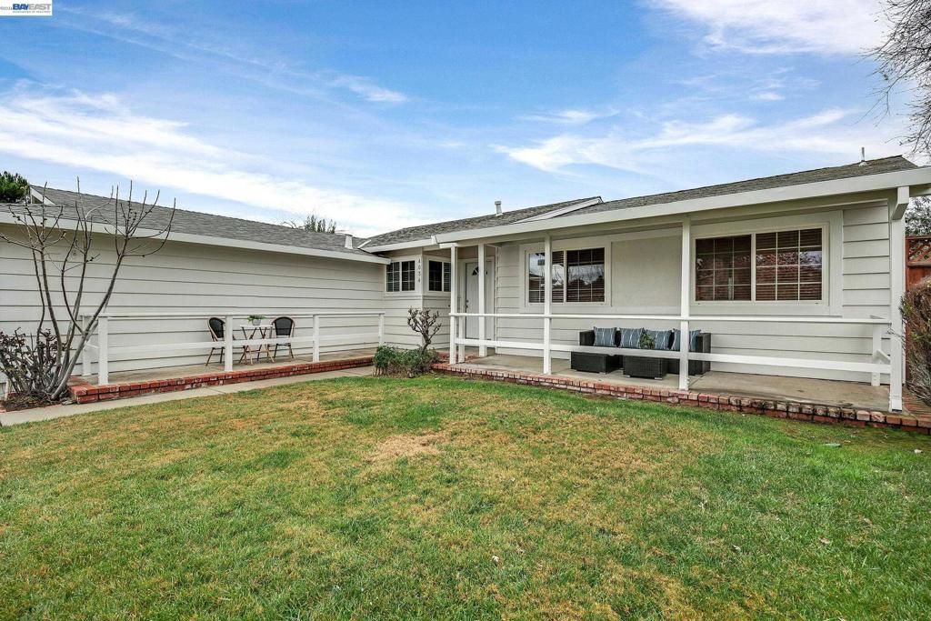 Image 5 of property listing at 4034 4034 Francisco St, Pleasanton, CA 94566