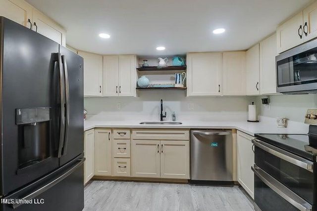 2501 Gulf Avenue, 12, Gulfport, MS 39501