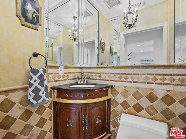 482 S Sherbourne Drive, Los Angeles, CA 90048