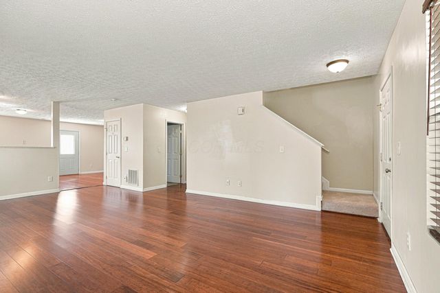8003 Beardsley Avenue, Blacklick, OH 43004