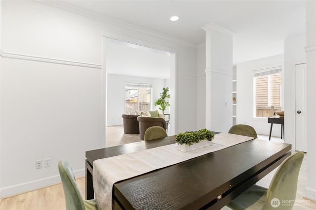 24015 221st Lane SE, Maple Valley, WA 98038