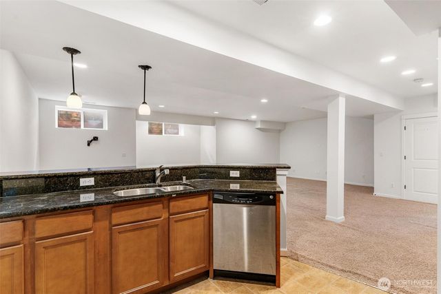 24015 221st Lane SE, Maple Valley, WA 98038