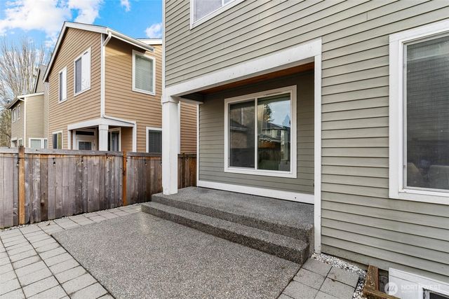 24015 221st Lane SE, Maple Valley, WA 98038