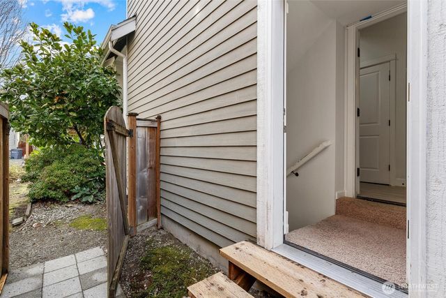 24015 221st Lane SE, Maple Valley, WA 98038