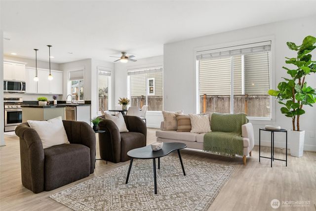 24015 221st Lane SE, Maple Valley, WA 98038