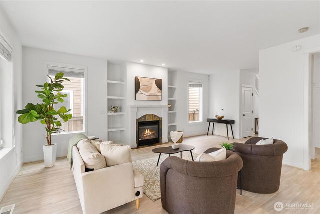 24015 221st Lane SE, Maple Valley, WA 98038