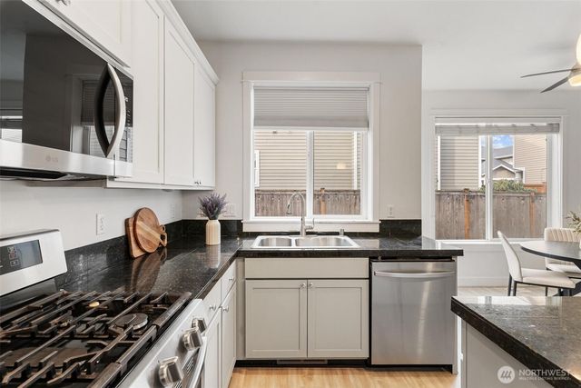 24015 221st Lane SE, Maple Valley, WA 98038