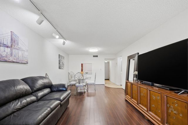 3231 Holiday Springs Boulevard 110, Margate, FL 33063