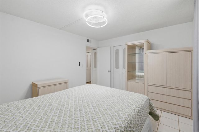 3231 Holiday Springs Boulevard 110, Margate, FL 33063