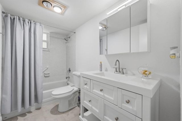 3231 Holiday Springs Boulevard 110, Margate, FL 33063