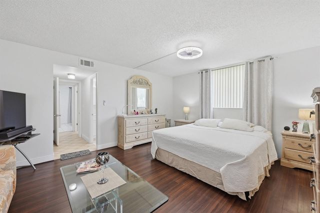 3231 Holiday Springs Boulevard 110, Margate, FL 33063