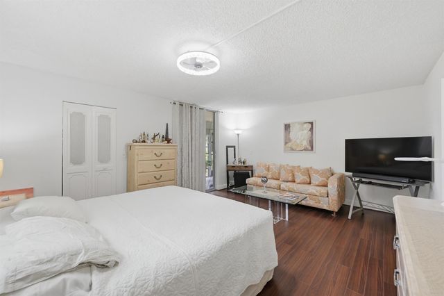3231 Holiday Springs Boulevard 110, Margate, FL 33063
