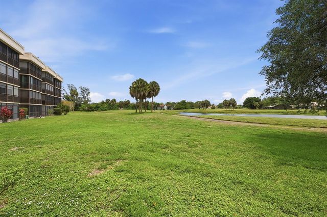 3231 Holiday Springs Boulevard 110, Margate, FL 33063
