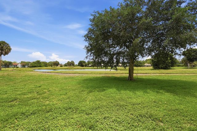 3231 Holiday Springs Boulevard 110, Margate, FL 33063