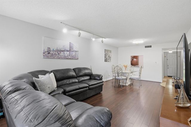3231 Holiday Springs Boulevard 110, Margate, FL 33063