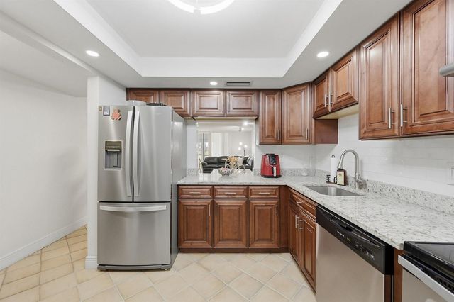 3231 Holiday Springs Boulevard 110, Margate, FL 33063