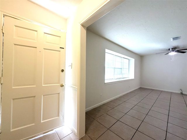 9706 Crestdale Circle, Houston, TX 77080