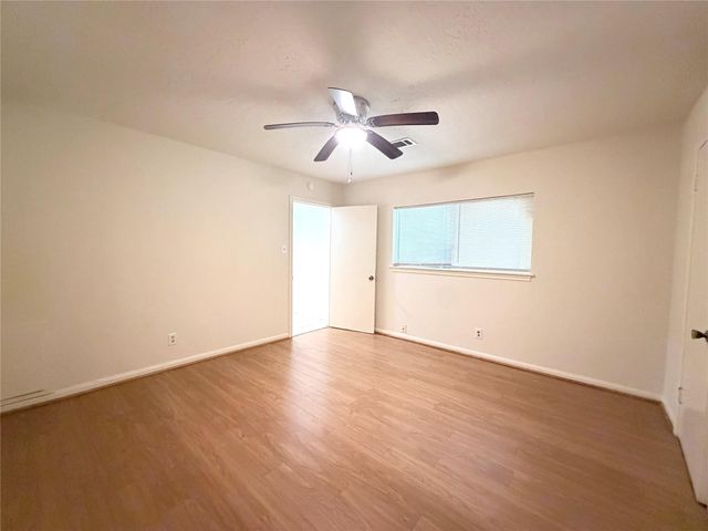 9706 Crestdale Circle, Houston, TX 77080
