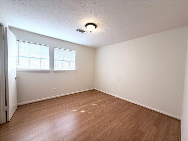 9706 Crestdale Circle, Houston, TX 77080