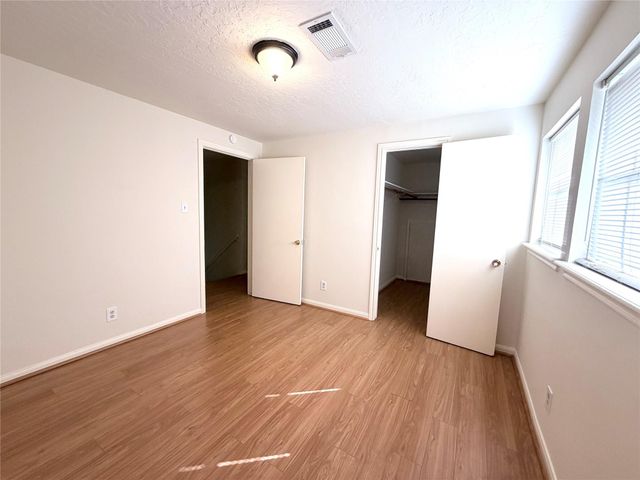 9706 Crestdale Circle, Houston, TX 77080