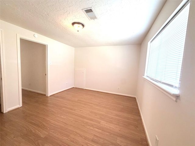 9706 Crestdale Circle, Houston, TX 77080