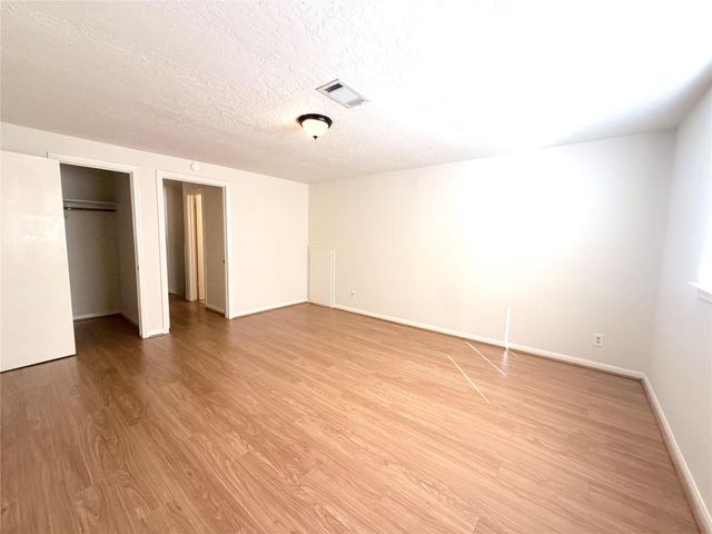 9706 Crestdale Circle, Houston, TX 77080