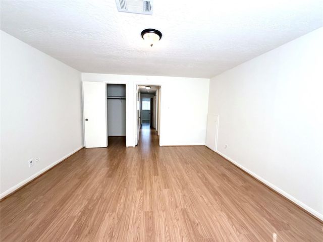 9706 Crestdale Circle, Houston, TX 77080