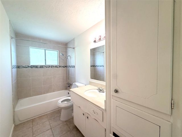 9706 Crestdale Circle, Houston, TX 77080