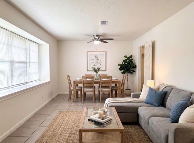 9706 Crestdale Circle, Houston, TX 77080