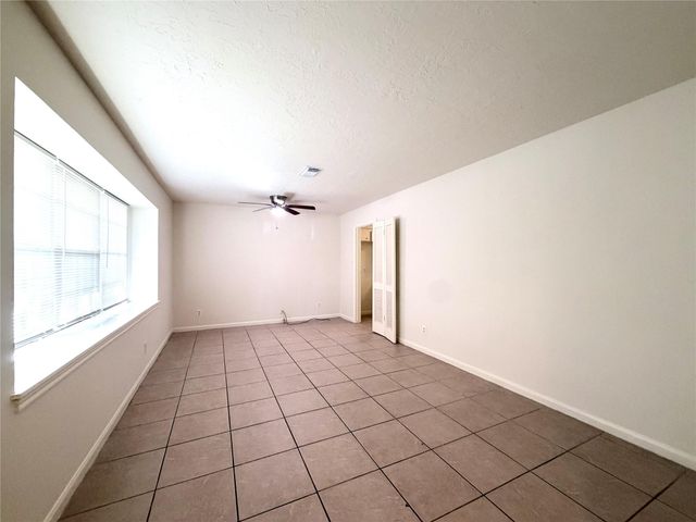 9706 Crestdale Circle, Houston, TX 77080