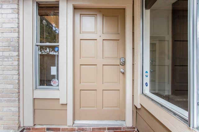 11625 Lakeside Park Drive, Houston, TX 77077