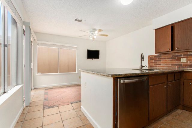 11625 Lakeside Park Drive, Houston, TX 77077