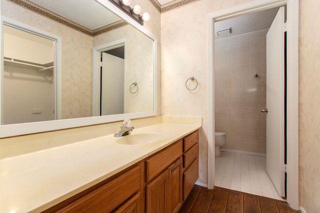 11625 Lakeside Park Drive, Houston, TX 77077