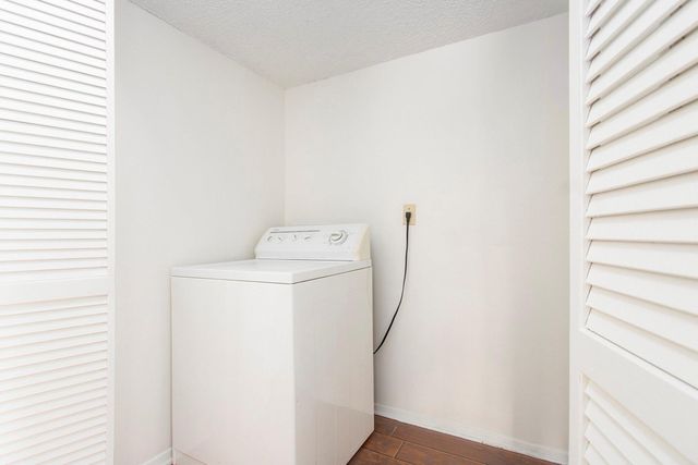 11625 Lakeside Park Drive, Houston, TX 77077