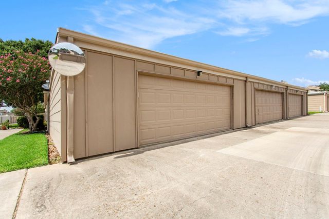 11625 Lakeside Park Drive, Houston, TX 77077