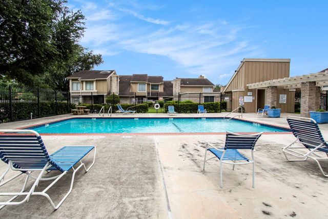 11625 Lakeside Park Drive, Houston, TX 77077